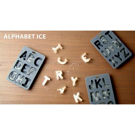 アルファベットの氷が作れる製氷皿 SUCK UK アイスキューブトレー ALPHABET ICE