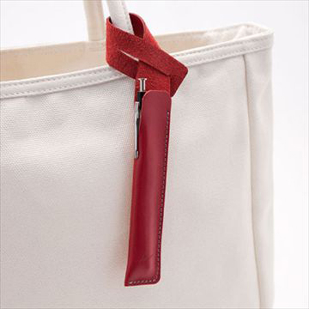 一本挿しペンケースの究極型。hum/pen tag