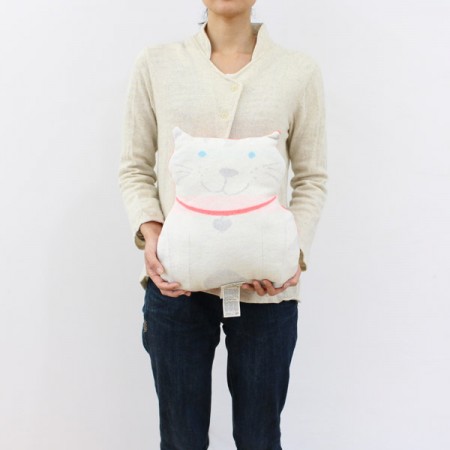 ゆる過ぎる猫のクッション。DAVID FUSSENEGGER CUSHION CAT