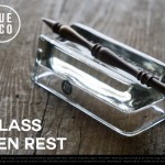 ペン用のガラスベッド。GLASS PEN REST PUEBCO