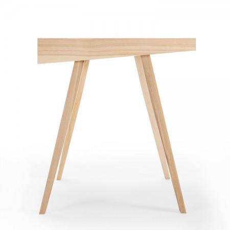 フォルム勝負。EMKO 4.9_Desk1