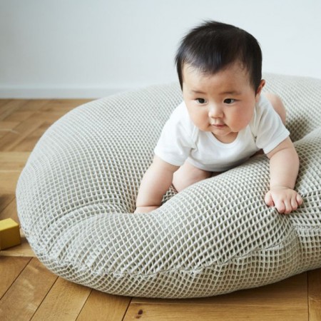 丸く大きいクッション。SUWA Floor Cushion