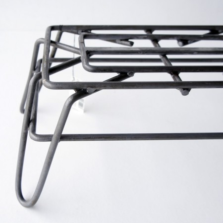 ワイヤー踏み台。WIRE STEP STOOL / PUEBCO