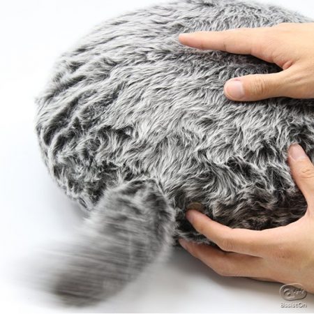 しっぽフリフリ癒しクッション。Qoobo