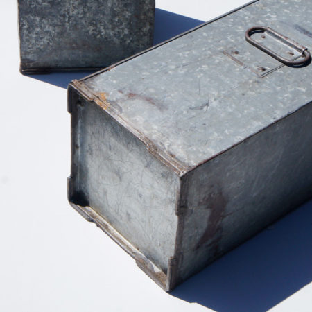 ビンテージ過ぎるゴミ箱。VINTAGE STEEL STORAGE / PUEBCO