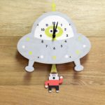 UFO壁掛け時計 Modern Moose Saucer Pendulum Wall Clock