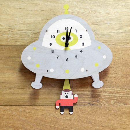 UFO壁掛け時計 Modern Moose Saucer Pendulum Wall Clock