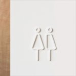 トイレの標識。MOHEIM/RESTROOM SIGN