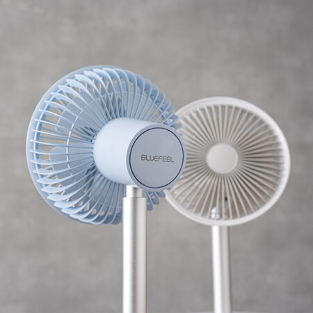 コードレスミニ扇風機。BLUEFEEL BARSET 4D FAN