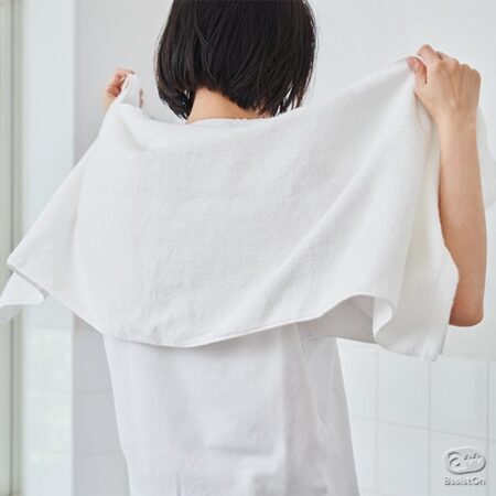 やや細めなバスタオル。h tag bathtowel