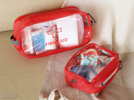 透明救急バッグ。EXPED Clear Cube First Aid