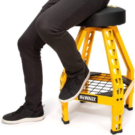 DIY的スツール。DEWALT Padded Shop/Garage Stool 