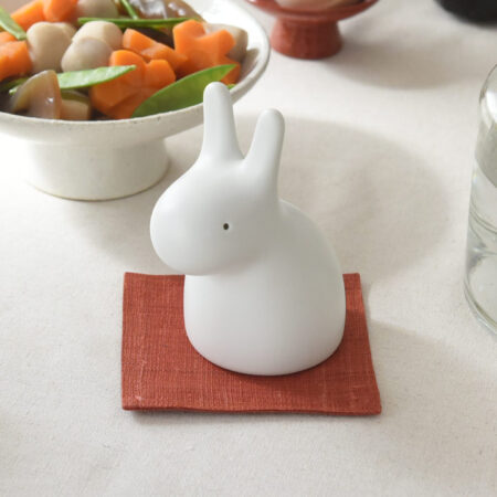 ウサギ／Pebble Ceramic Design Studio