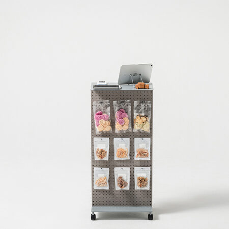 有孔ボードワゴン。WALL FOR ONE