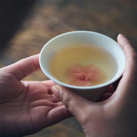 ふわっと花舞う 京玄米茶 上ル入ル さくら茶