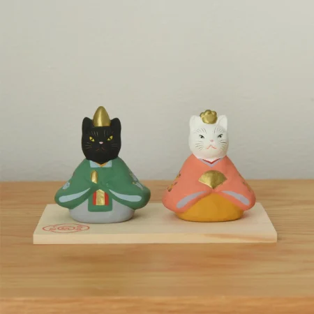 陶器の猫雛 猫の種類を選べます 屏風や敷物つき お雛様 ひな祭り