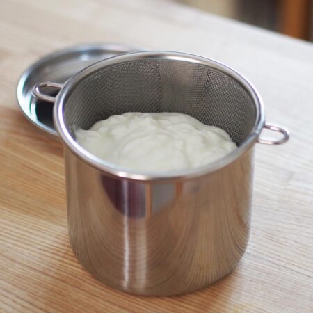 水切りヨーグルトポット 燕三条／ Three Snow 新越ワークス