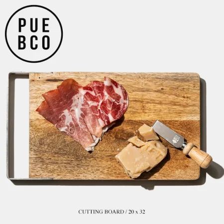 ハンドル付きまな板。PUEBCO / カッティング ボード