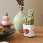 新年の福を呼び込む い草の門松/shesay