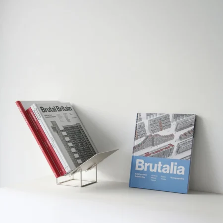 ソリッドなブックスタンド。Tilaa Book Stand