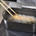 横長の揚げ物鍋。compact deep fryer