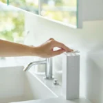 プッシュディスペンサー。詰め替えボトル / tower