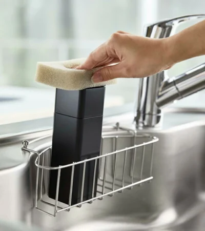 プッシュディスペンサー。詰め替えボトル / tower