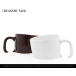 半分沈んだマグカップ。TREASURE MAG