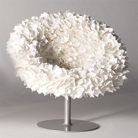 花びら咲きまくる椅子。moroso (モローゾ)「 Bouquet 」