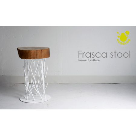 間伐材を有効活用。フラスカ スツール　-Frasca stool -　/  DI CLASSE