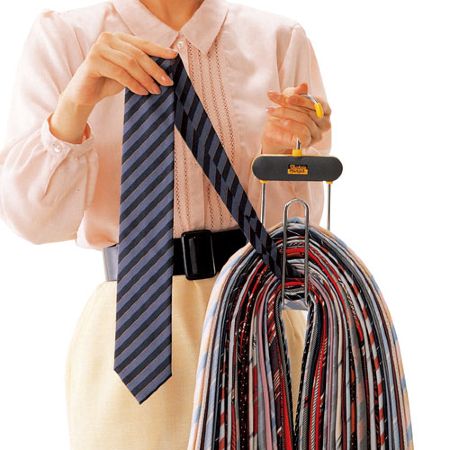 ずぼら極まるネクタイハンガー。ニュータイハンガー