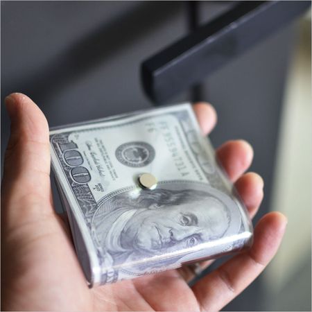 Present Time 100ドル ドアストッパー