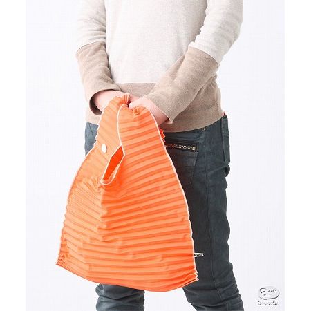 トウモロコシからできたショッピングバッグ。kna+ "yoko-pleats"