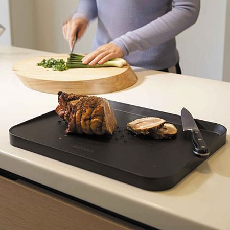 まな板も3次元の時代。Joseph Joseph(ジョセフジョセフ) カット&カーブ(まな板)