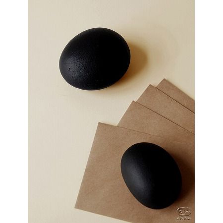 南部鉄器のドアストッパー兼文鎮 tetu “isikoro” door stopper